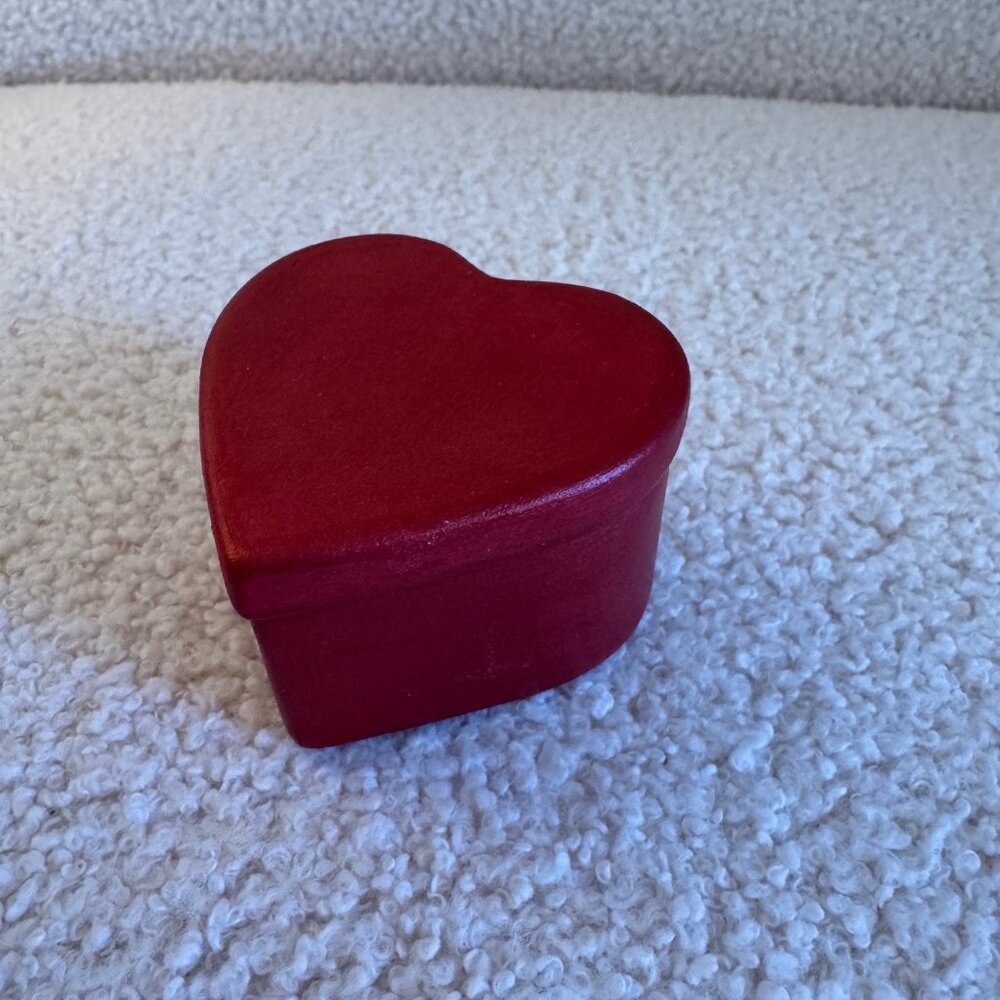 Red & Gold Ceramic Heart Shaped Box - Large